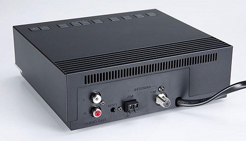 Zadní panel tuneru Sony XDR-F1HD bez úpravy pro připojení k PC