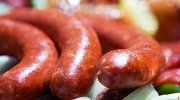 obr�zek k �l�nku Na trz�ch prod�vali p�eh��t� uzeniny a s�ry