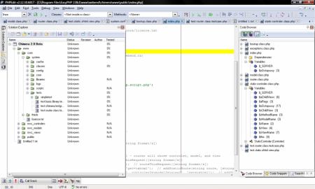 GUI programu s pravým panelem a Solution Explorerem