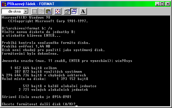 Formátování diskety Co se stane, když disketa nakyne jako těsto na buchtu a společně s tím nakynou i chybné sektory? :-)