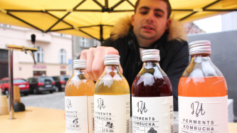 Kombucha – probiotický nápoj z čaje nejen pro trávení