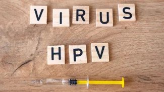 Virus HPV ohrožuje i muže. Způsobuje nádory penisu, mandlí, jazyka, hltanu či konečníku