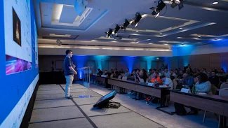 Open-source síťování, škálování FIB, trendy v peeringu, Peering Days 2025