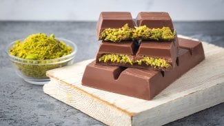 Obchody stahují z prodeje dubajskou čokoládu, medy, termixy i Nutrilon