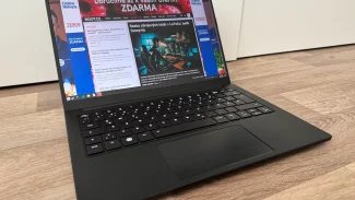 Tuxedo Pulse 14 Gen 3 a Gen 4: pracovitá šedá myška do kanceláře