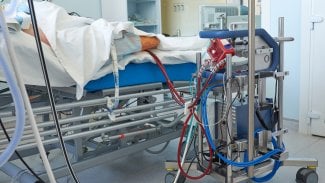 Lékaři už dokáží pacienta napojit na mimotělní oběh přímo na ulici