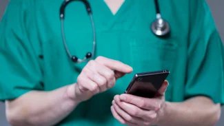 A představte si, měl kapavku. Doktoři na sociálních sítích zveřejňují diagnózy, pacientům to může vadit