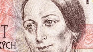 Božena Němcová zemřela nemocná a vyčerpaná. Její skutečný věk i původ zůstávají tajemstvím