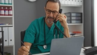 Ubude pohotovostí, například na jihu Čech. Něco je možné konzultovat online