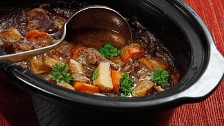 Při nachlazení vsaďte na kuřecí polévku a česnek. Kávu a tučné naopak vynechte