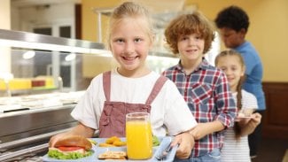 Děti ve škole pijí přeslazené Granko s perníčkem, hygienici je chtějí přeučit na vodu