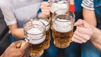 Pivo je společenský nápoj, dát si ho po sportu je úplně špatně, říká lékařka