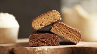 Proteinové tyčinky: Málo bílkovin, moc cukru, příliš mnoho kalorií, ukázal test
