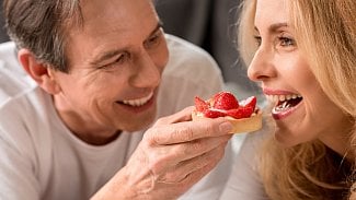 Jez a buď tlustá, vzrušuje mě to! Vykrmování partnerky jako sexuální praktika, či zneužívání?