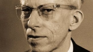 Otto Wichterle vyráběl kontaktní čočky doma s manželkou. Podle lékařů se neměl dožít dospělosti