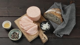 Kaufland začal vyrábět vlastní gothaj s velkým množstvím masa