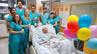 Pacient míří domů po čtyřech měsících na ECMO. Nefungovaly mu plíce kvůli zápalu