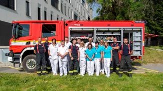 Mladému hasiči bruska málem uřízla ruku. Pět operací a rehabilitace ho vrátily k výjezdům