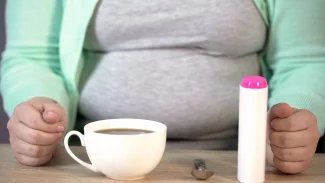Žádné spalovače ani čaje na hubnutí člověka tělesného tuku nezbaví, říká výživová specialistka
