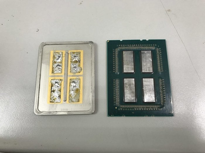 Očištěné CPU. Delid jej bohužel zničil (Zdroj: Der8auer)