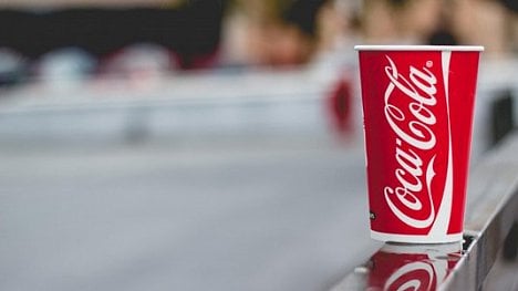 Náhledový obrázek - Coca-Cola roste na úkor konkurence. Čtvrtletní zisk zvýšila o 38 procent