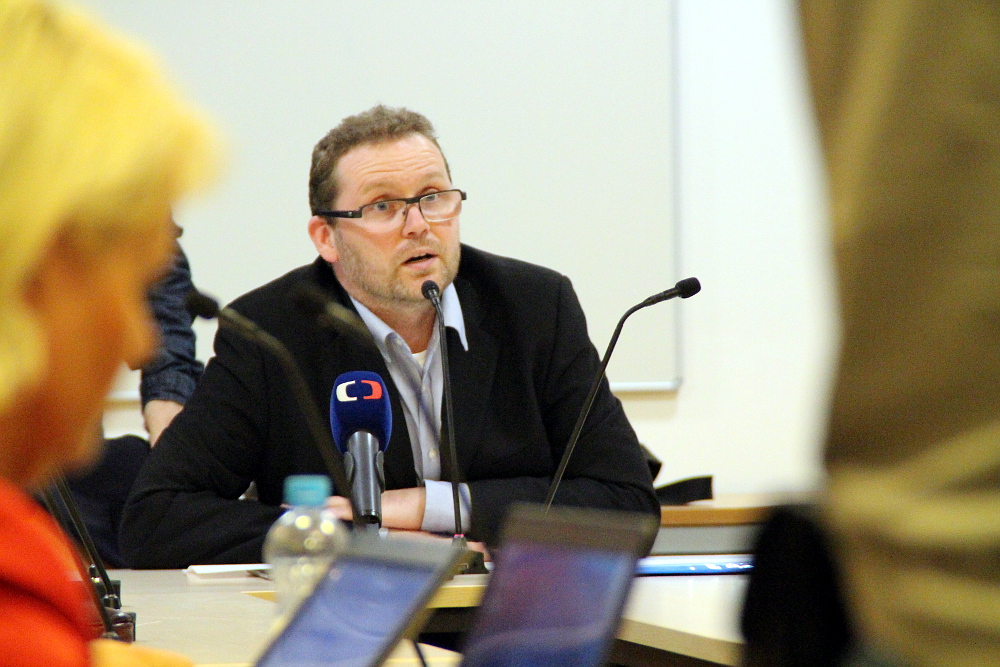 Mimořádné zasedání Rady Českého rozhlasu k rezignaci ředitele