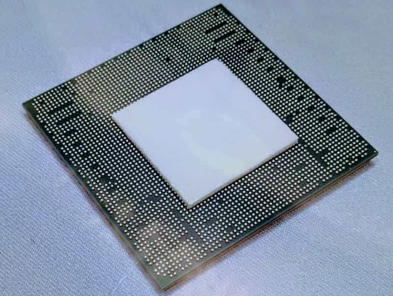 2018-09-ampere-emag-procesor-servethehome-02.jpg