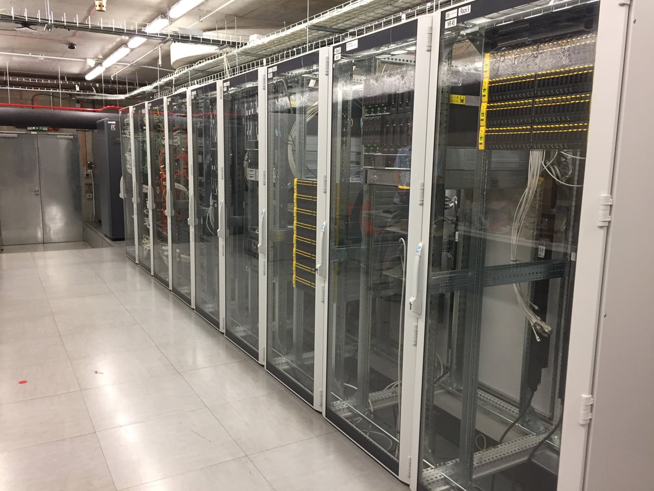 Počítače s Linuxem a serverovna v Národní technické knihovně