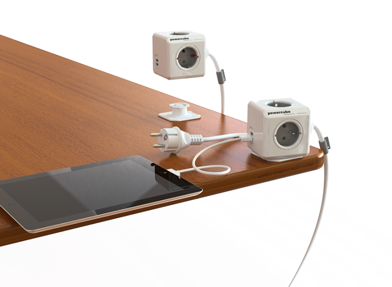 Elektrický rozbočovač v praktickém tvaru kostky. Navíc existují i varianty s USB konektory, díky čemuž už pro nabíjení telefonů nepotřebujete další nabíječky.