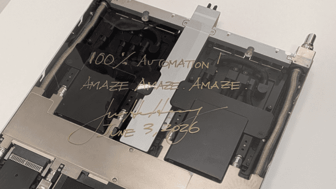 AI server Foxconn Nvidia Vera Rubin NVL72, který podepsal Jensen Huang