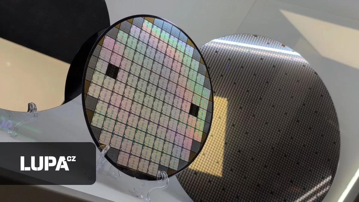 Onsemi i přes propouštění nadále počítá s investicí 46 miliard do výroby čipů v Rožnově