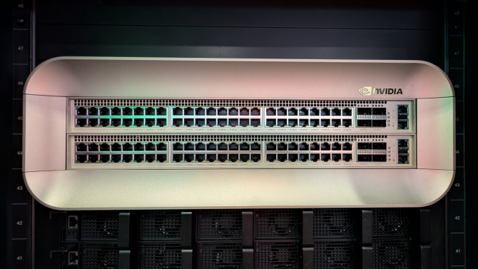 Toto je důvod, proč zdražují RAMky, grafiky, disky či mobily. Podívejte se na nejrychlejší AI systém Nvidia