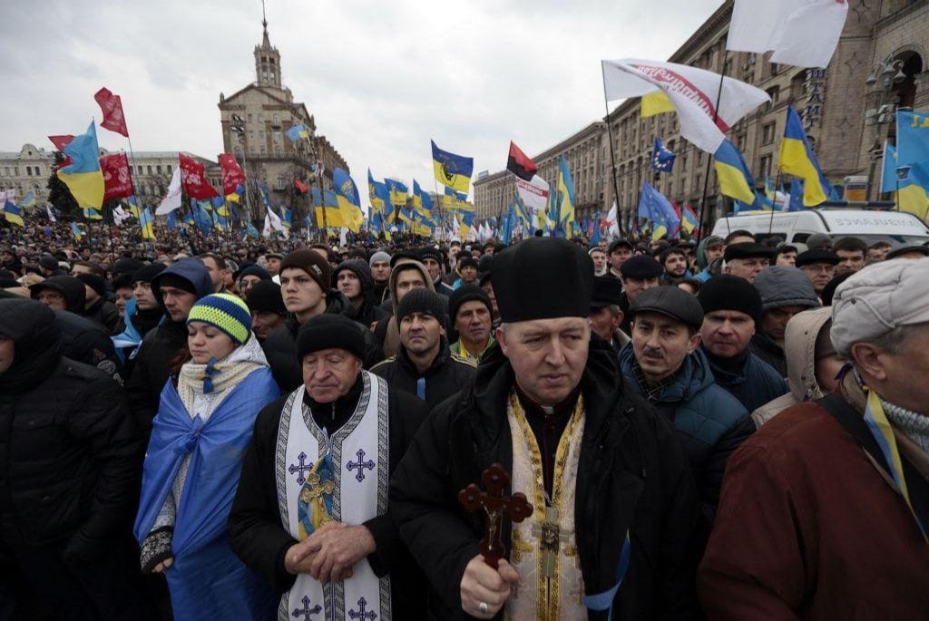 2016-04-tisc3adce-demonstrantc5af-v-kyjevc49b-chtc49bjc3ad-konec