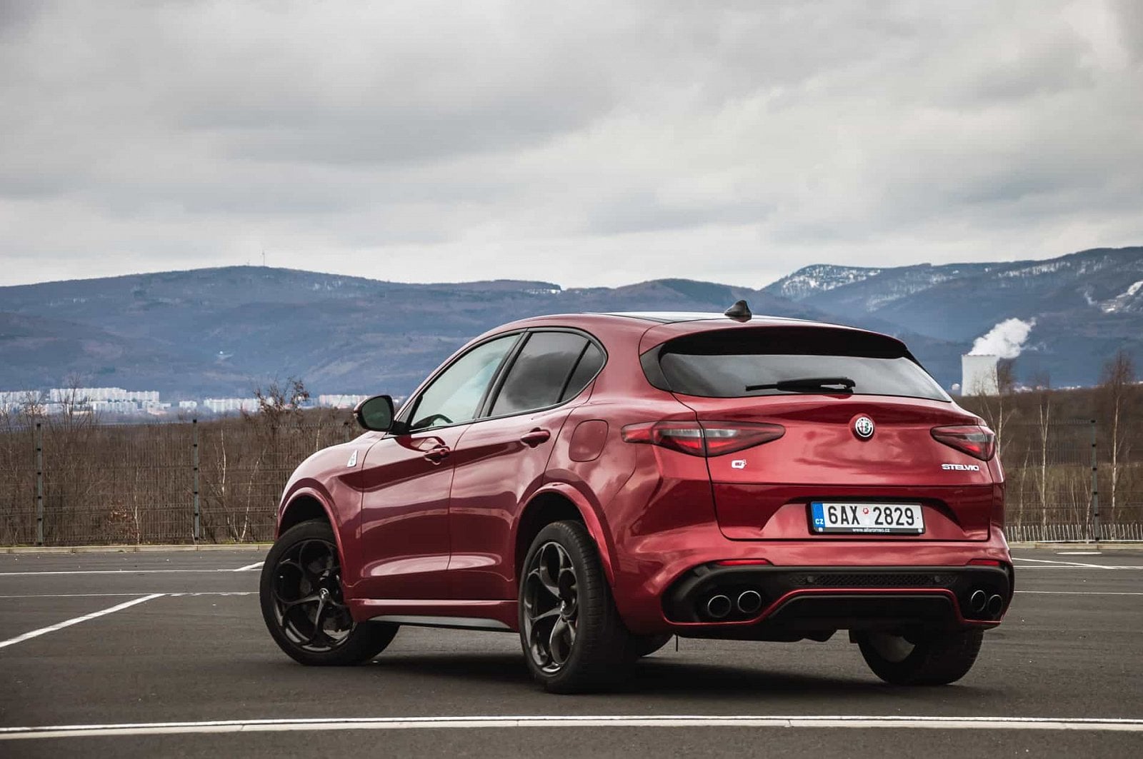 2019-03-giulia-qv-vs-stelvio-qv-12.jpg