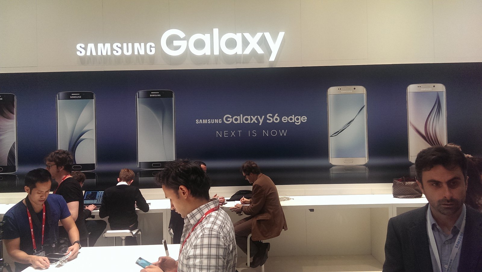 Next is now, heslo novinek Samsungu.