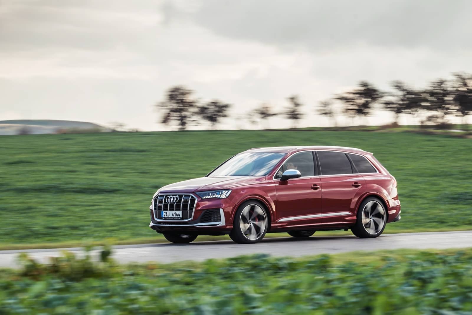 2019-11-Audi-SQ7-TDI-00005.jpg