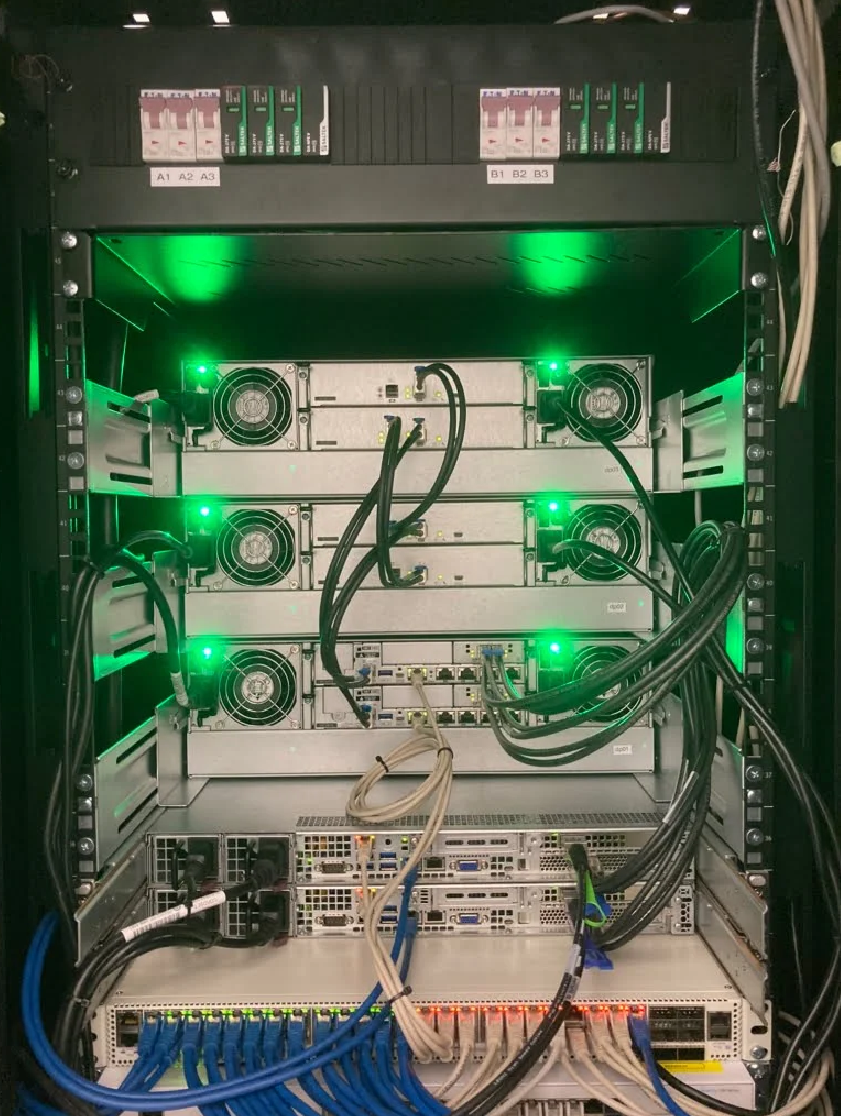 HPC cluster na CEICO