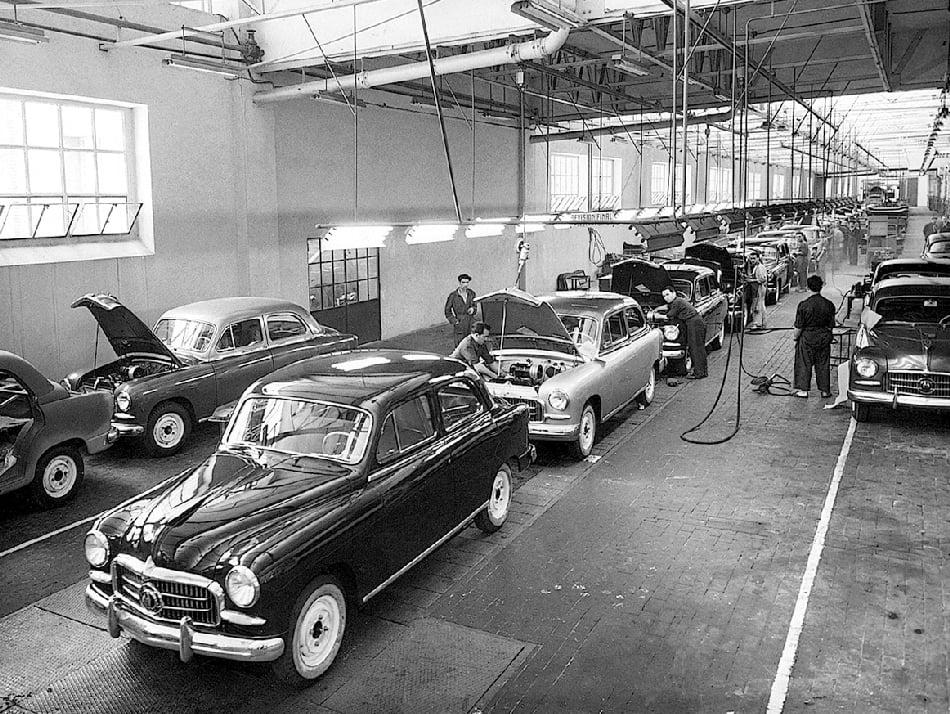 Počátky Seatu: společnost dojednala s italským Fiatem montáž jeho modelu 1400 a postupné nahrazování importovaných dílů domácími