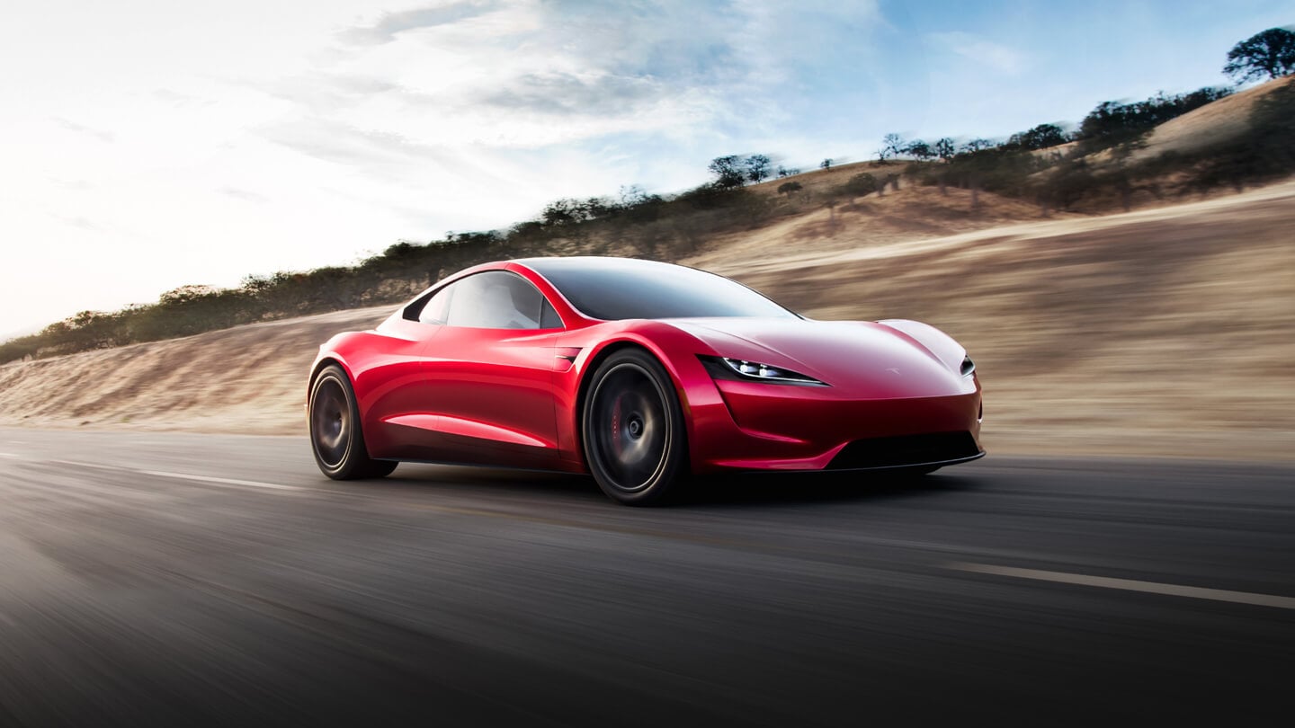 V roce 2020 má do produkce přijít nejrychlejší Tesla s dojezdem 1000 kilometrů. Z nuly na sto kilometrů má zrychlit za 2,1 sekundy a maximální rychlost má dosahovat více jak 400 km/h. Možná, že si to pak v Německu rozmyslí s neomezováním rychlosti na dálnicích.