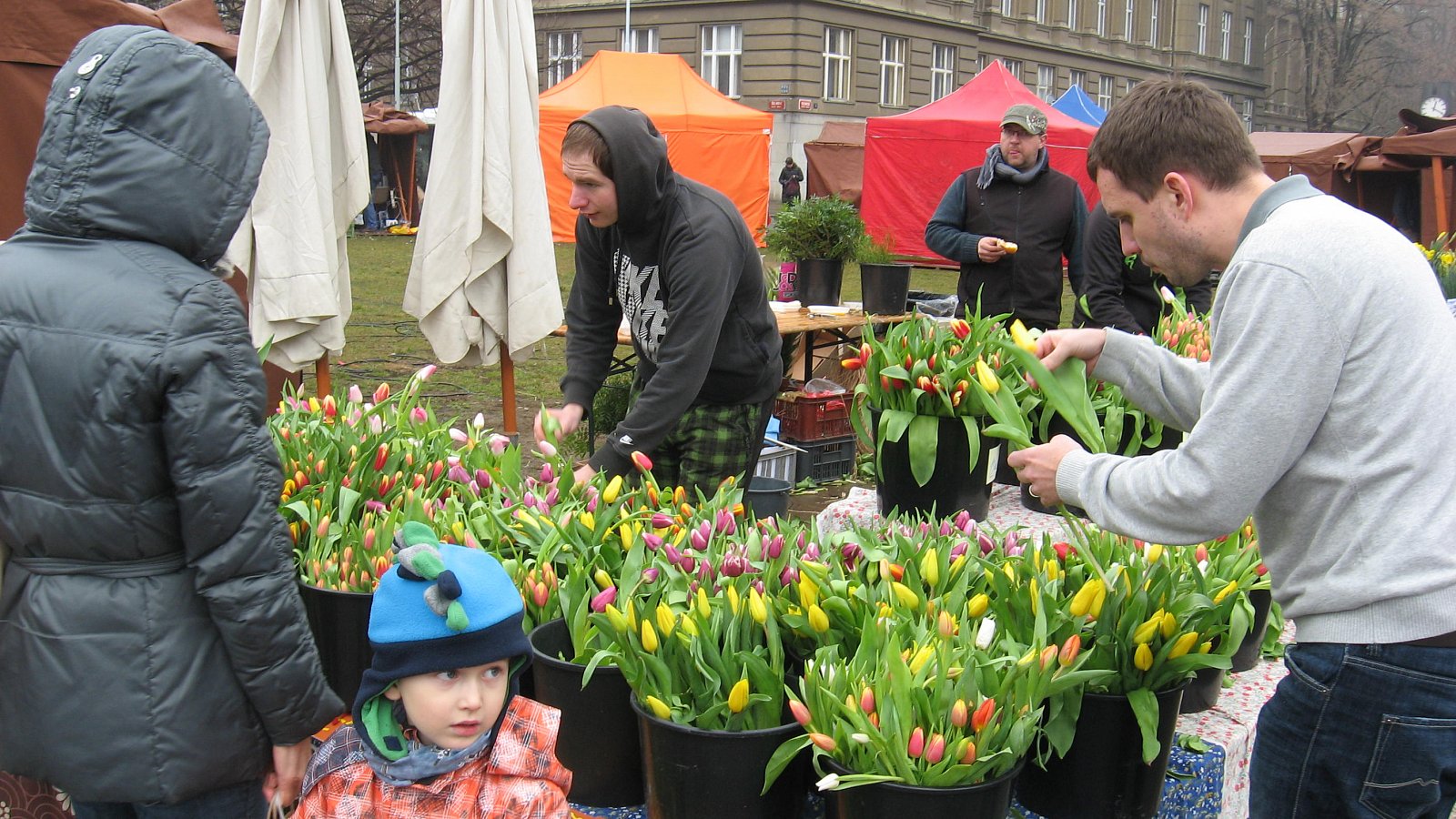 Farmářské trhy na Kulaťáku zahájily sezónu 2013