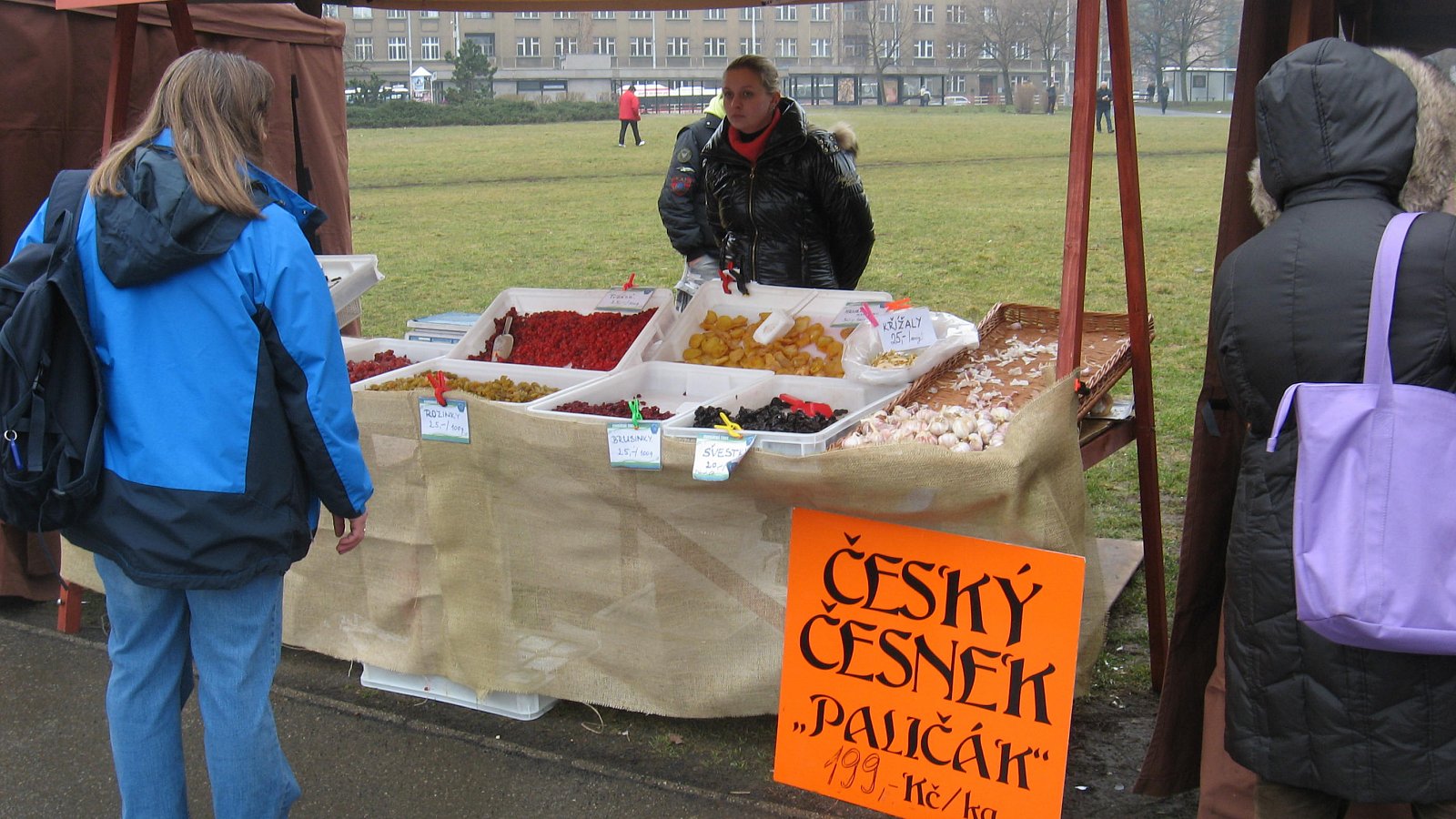 Farmářské trhy na Kulaťáku zahájily sezónu 2013