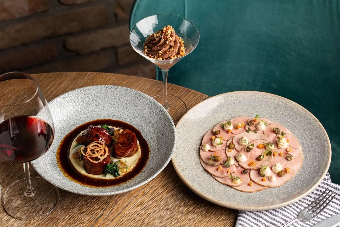 Letos na jaře, když festival probíhal jen v Praze, si u hostů nejlépe vedla restaurace Amano. Získala celkově nejvíc hlasů, a navíc vyhrála i v kategoriích, kde se hodnotila nejlepší atmosféra a nejpříjemnější obsluha.