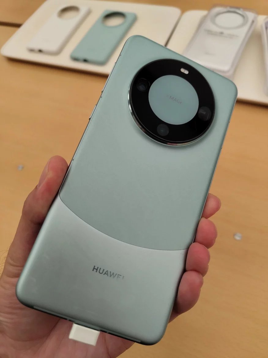 Chytrý telefon Huawei Mate 60 Pro s čipem Kirin 9000s