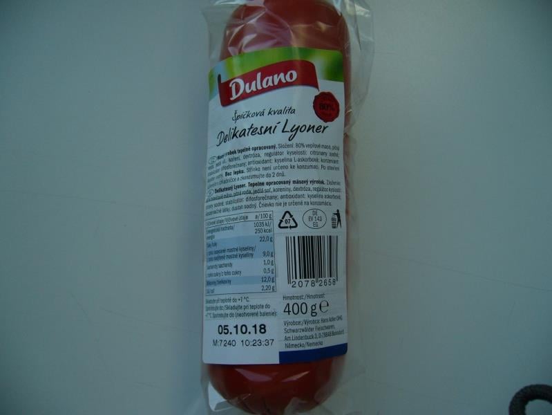 21 nálezů v kategorii falšovaných potravin. Ve výrobku byl zjištěn obsah drůbeží bílkoviny, která nebyla uvedena ve složení výrobku. Dále byl ve výrobku zjištěn obsah kostních úlomků  v množství vyšším než 1,5 / cm2.