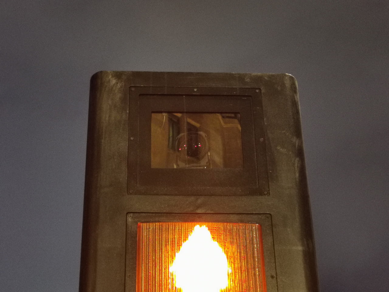 Chytrý a sledující přechod pro chodce v Šanghaji v Číně