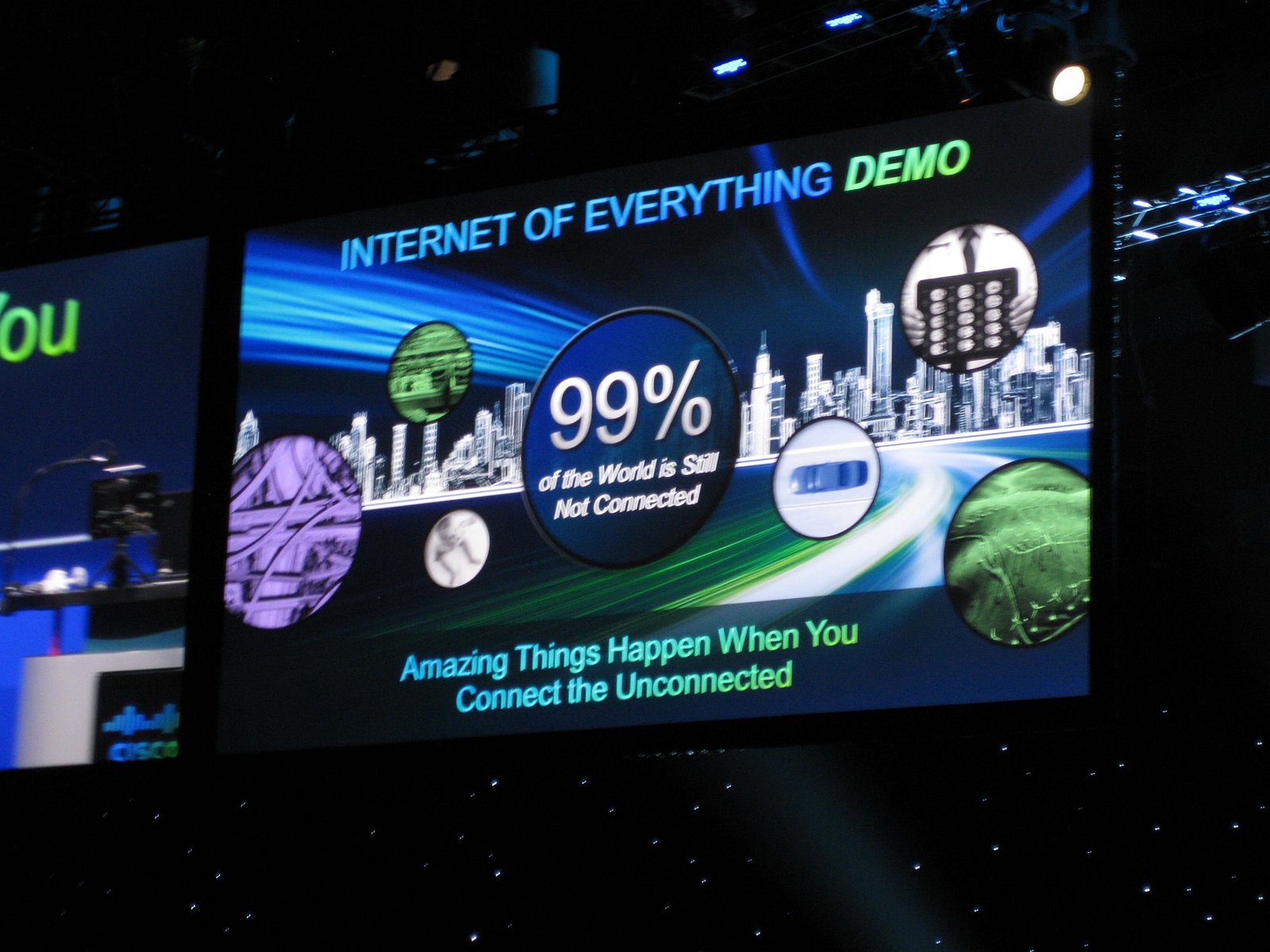 Firma vidí obrovský potenciál v připojování věcí k Internetu. Více než 99 procent věcí je totiž stále offline.