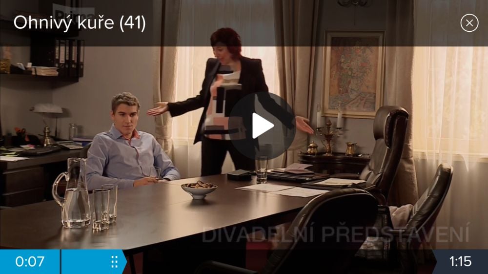 Přehrávání pořadu fungovalo na LG Flex 2 buď v horizontální, nebo i ve vertikální poloze.