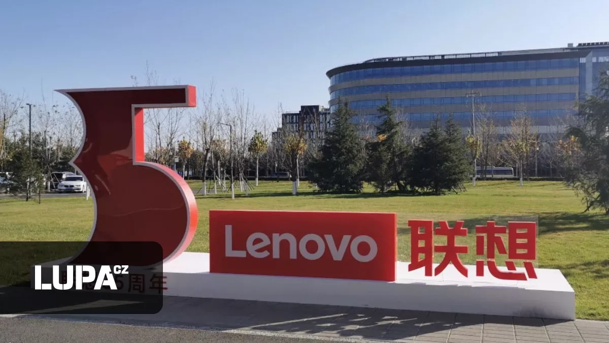 NÚKIB prověřoval čínské Lenovo používané i českým státem. Jako na Huawei na něj ale nabito nemá