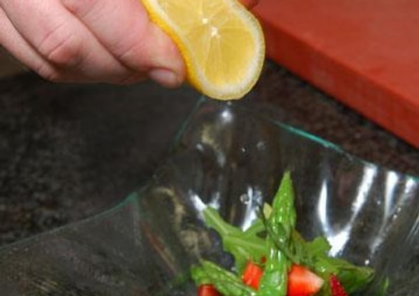 2016-05-chc599estovc3bd-salc3a1t-s-rukolou-jahodami-a-letitc3bdm