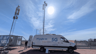 Mobilní 5G vysílač CETIN a O2 v dodávce Mercedes-Benz